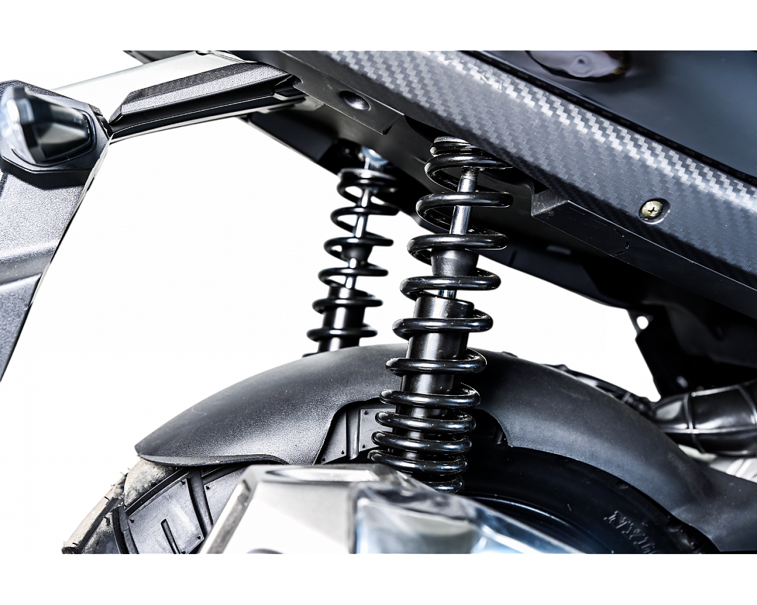 Скутер SPRMOTORS ADV MAX чёрный T4-50L (с кофром)