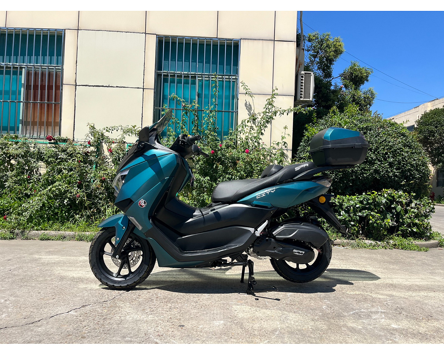 Скутер SPRMOTORS CITY MAX зелёный T4-50H (с кофром)