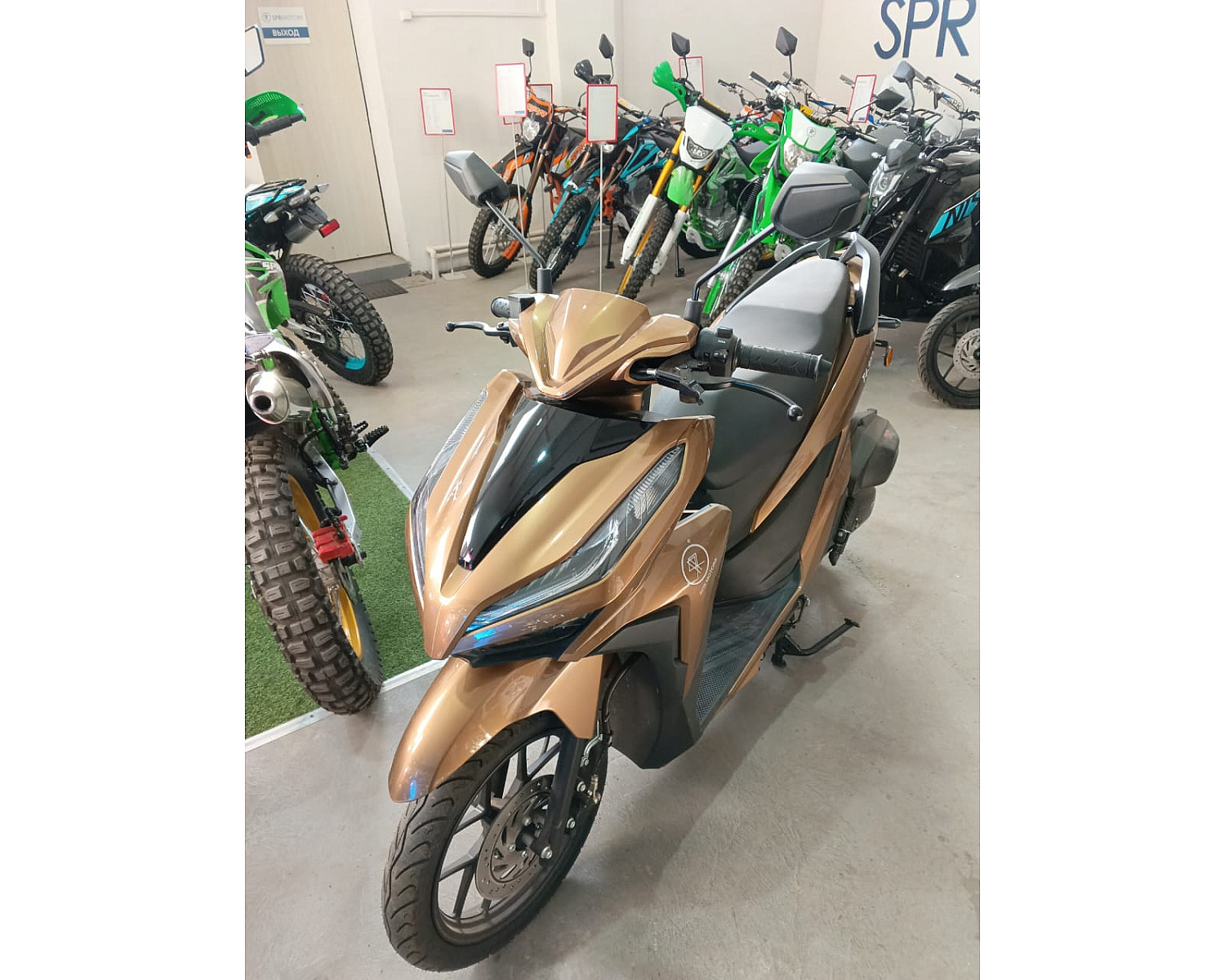 Скутер SPRMOTORS CLICK Коричневый T4-50D