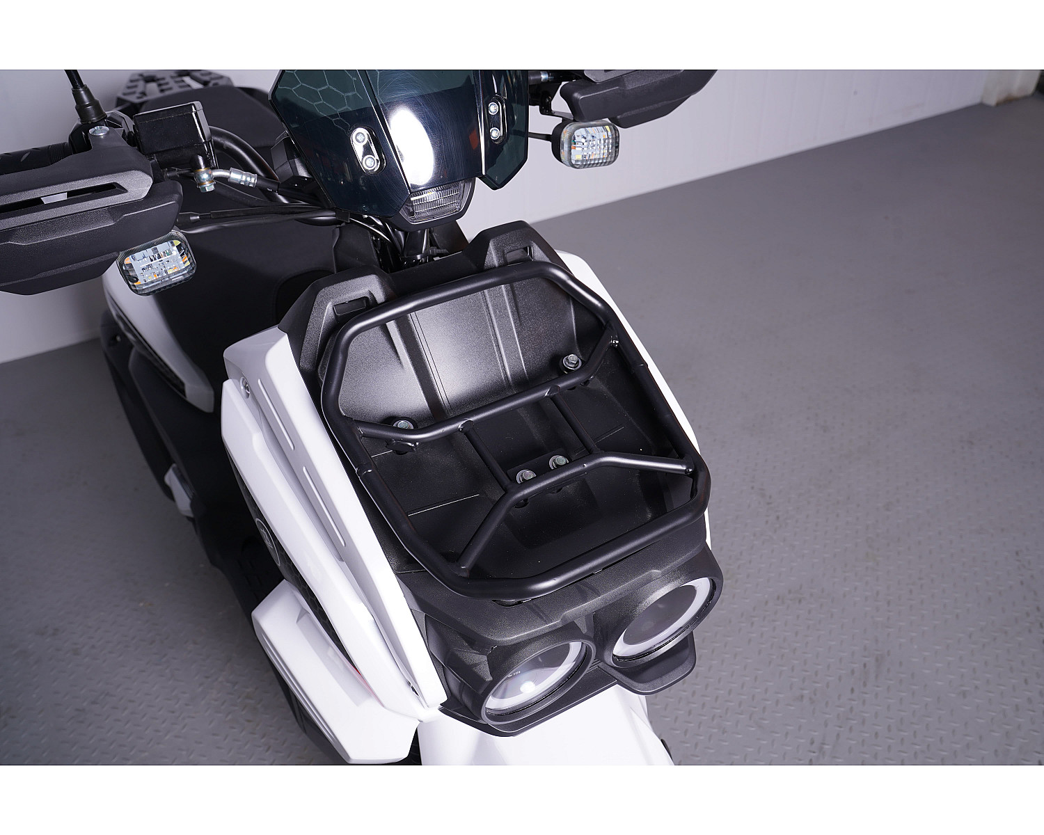 Скутер SPRMOTORS Tank Белый T8-50E