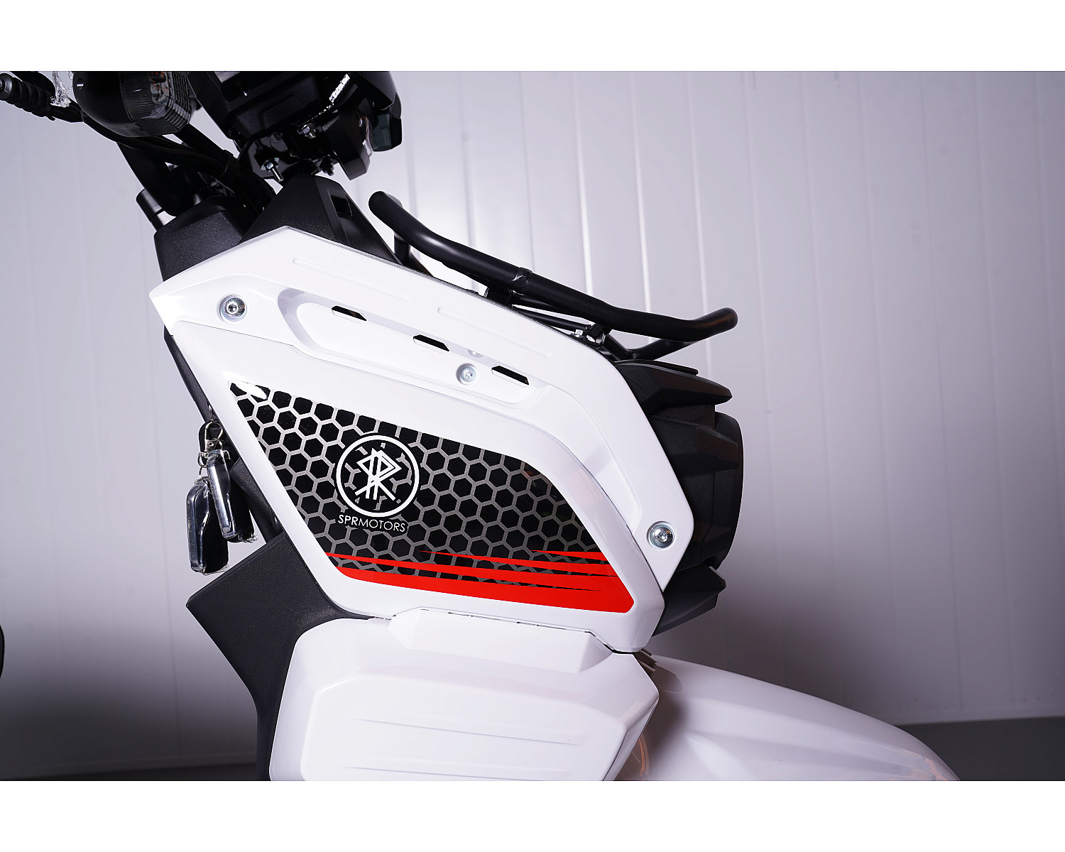 Скутер SPRMOTORS Tank Белый T8-50E