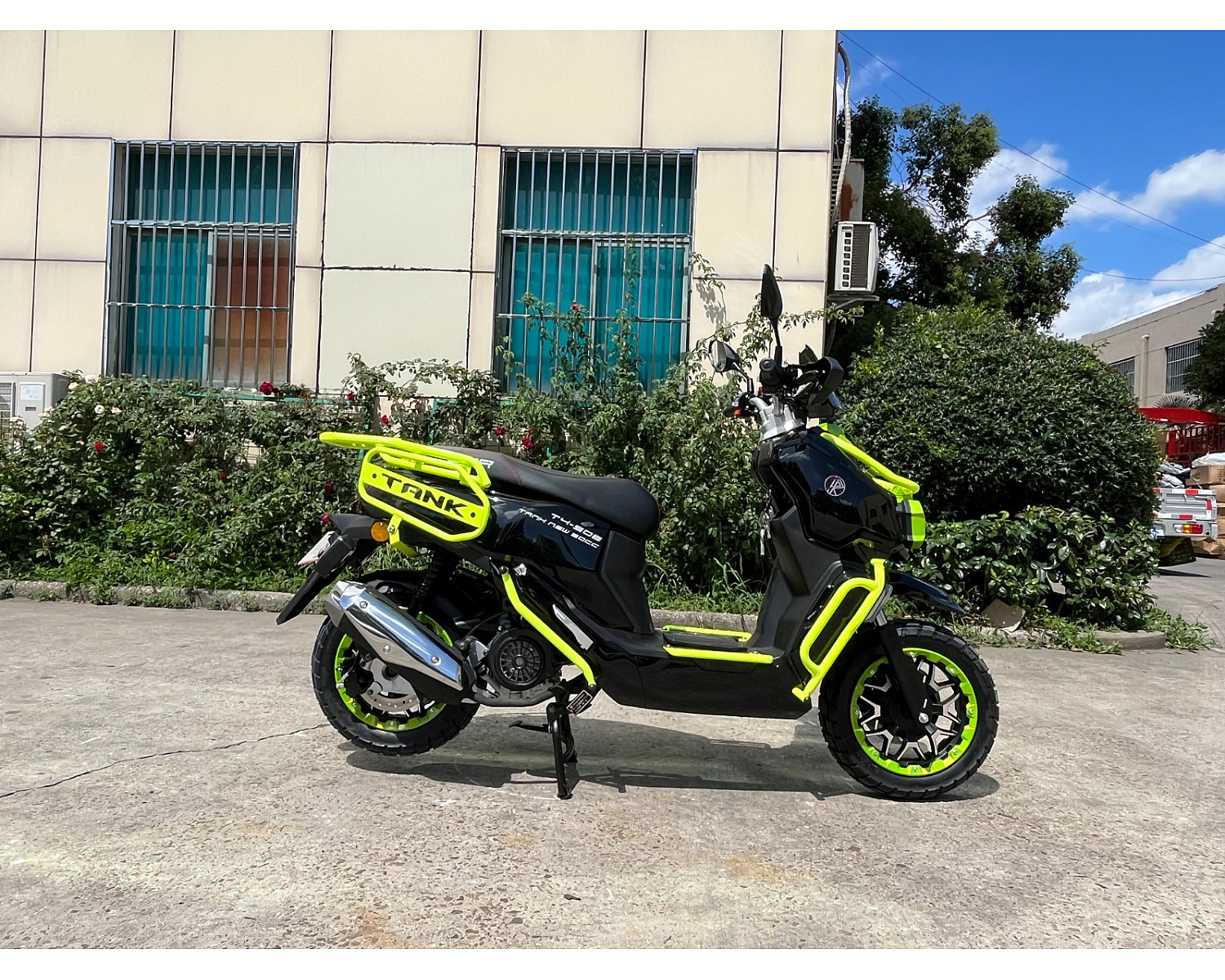 Скутер SPRMOTORS Tank NEW чёрный T8-50E
