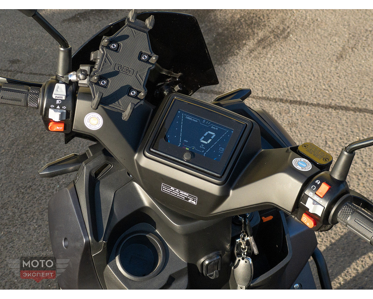 Скутер VMC SMART X BY49QT-5A 49 см3 серия T1700 (LED панель, CBS, USB, сигнализация), matt black