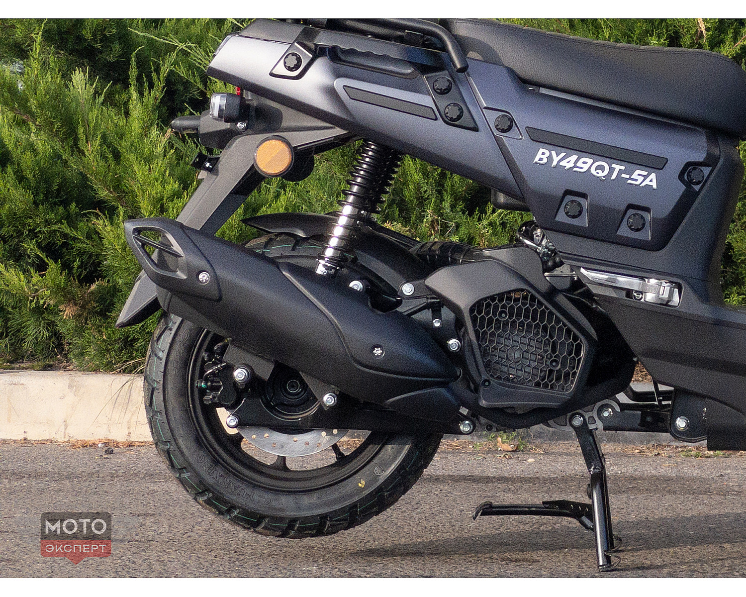 Скутер VMC SMART X BY49QT-5A 49 см3 серия T1700 (LED панель, CBS, USB, сигнализация), matt black