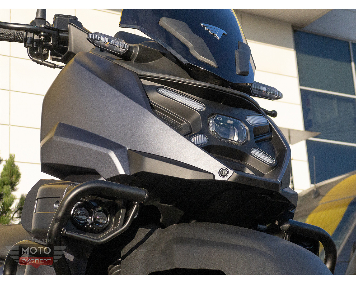 Скутер VMC SMART X BY49QT-5A 49 см3 серия T1700 (LED панель, CBS, USB, сигнализация), matt black
