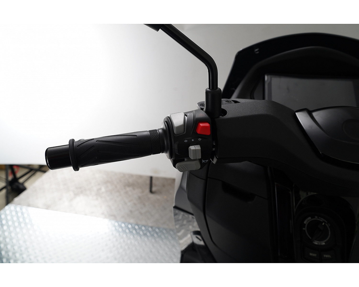 Скутер VMC XMAX BY150T-5A 149cc серия T2500, (ЭПТС), glossy grey