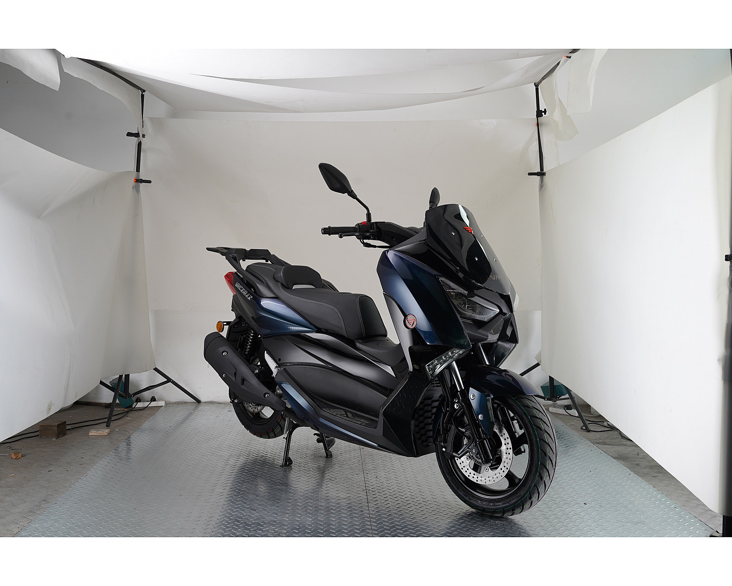 Скутер VMC XMAX BY150T-5A 149cc серия T2500, (ЭПТС), glossy grey