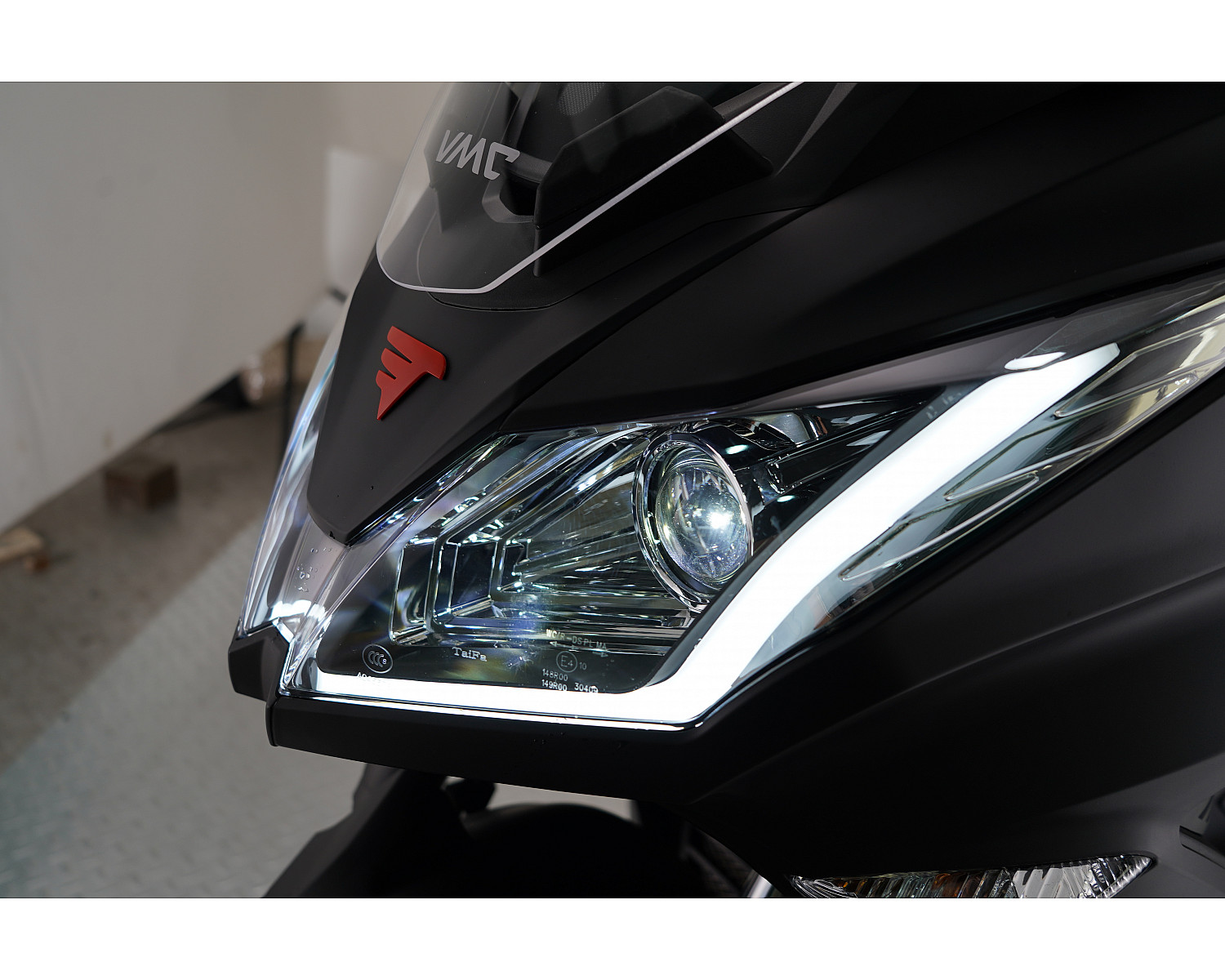 Скутер VMC Z1 TY300T-2E 276 см3 серия Т3000 (ЭПТС), white