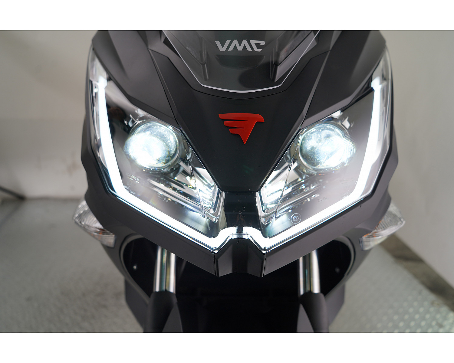 Скутер VMC Z1 TY300T-2E 276 см3 серия Т3000 (ЭПТС), white