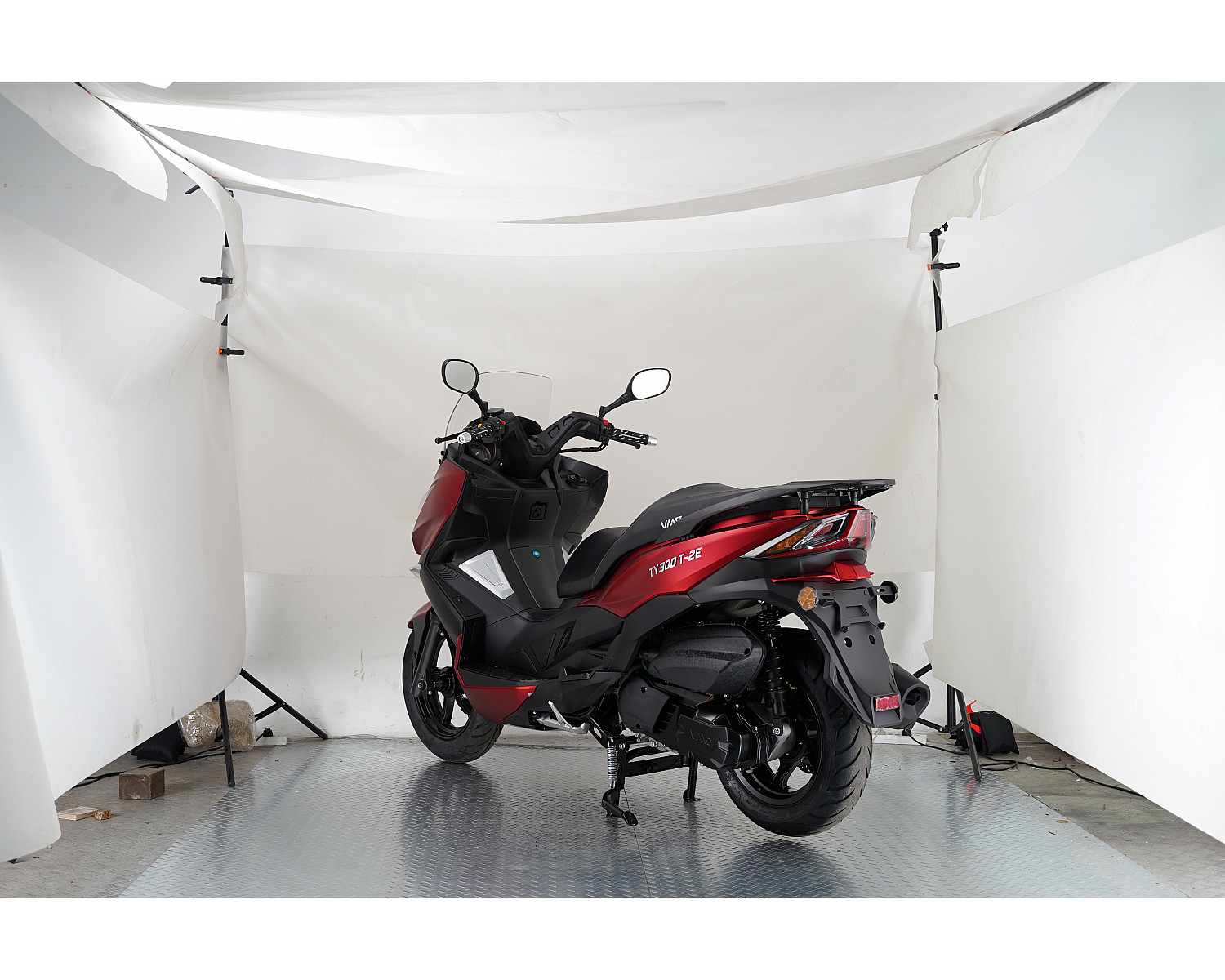Скутер VMC Z1 TY300T-2E 276 см3 серия Т3000 (ЭПТС), matt red