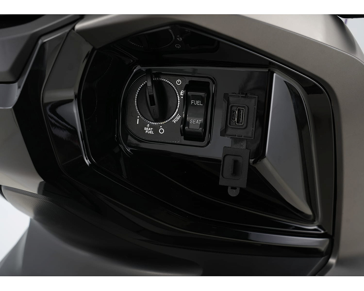 Скутер Gladiator AGV (Camerron)